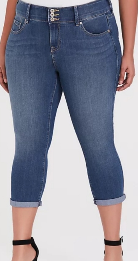 Womens Torrid Crop Jeans Size 18